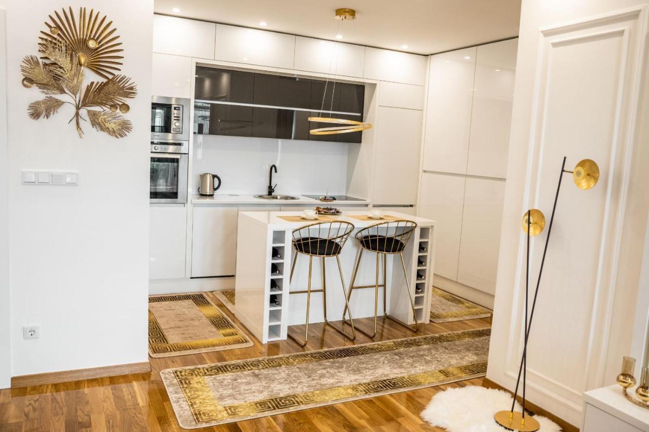 Luxury Apartment Karic Free Parking 투즐라 외부 사진