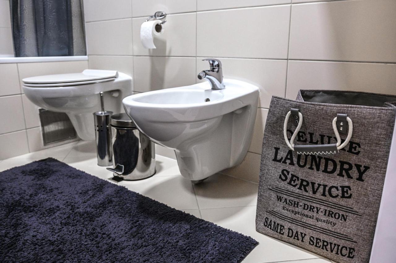 Luxury Apartment Karic Free Parking 투즐라 외부 사진