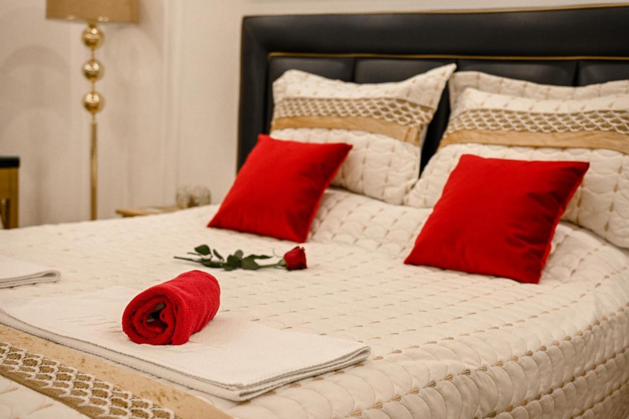 Luxury Apartment Karic Free Parking 투즐라 외부 사진