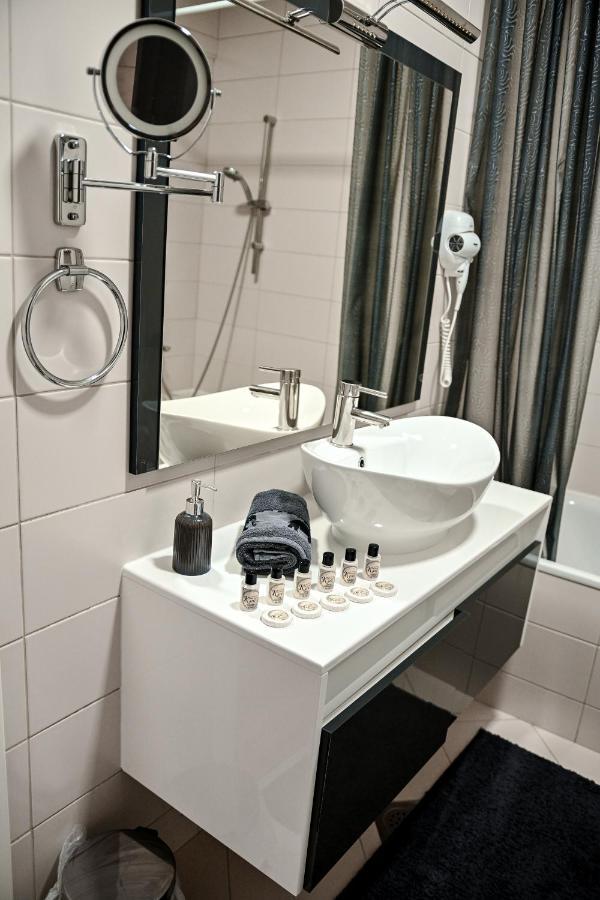 Luxury Apartment Karic Free Parking 투즐라 외부 사진